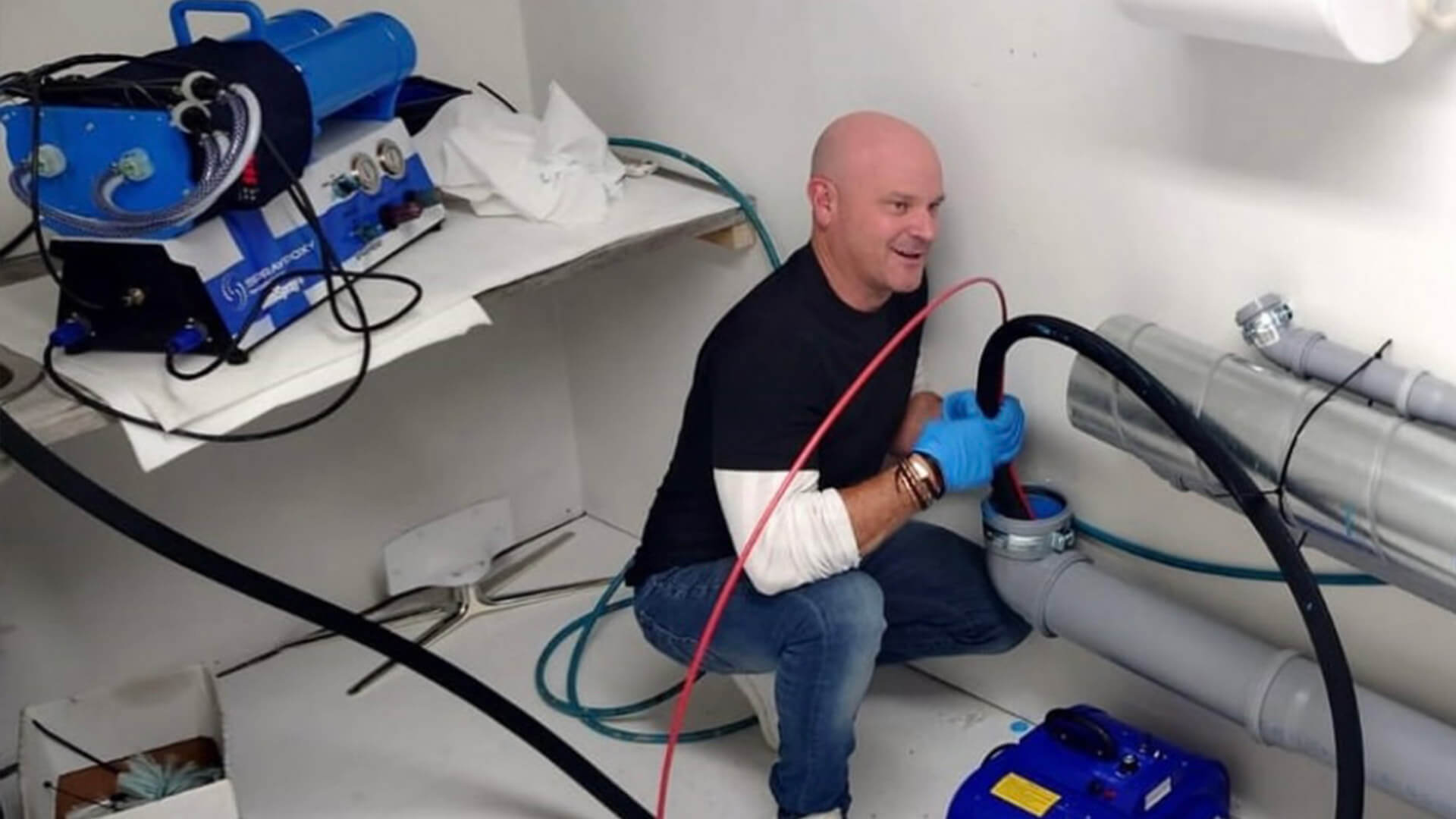 bart kanaltechnik beim einsatz der sprayliner technologie